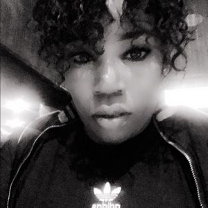 Meet your Posher, Denakay